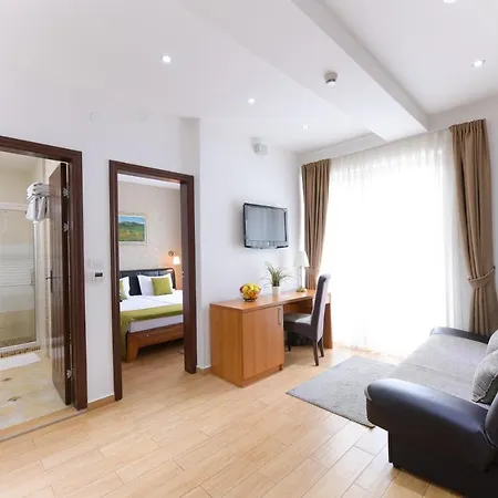 Hotel Iris